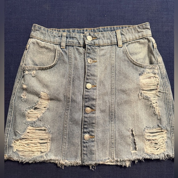 Free People Distressed Button-Front Denim Mini Skirt - Size 6 - Picture 4 of 5